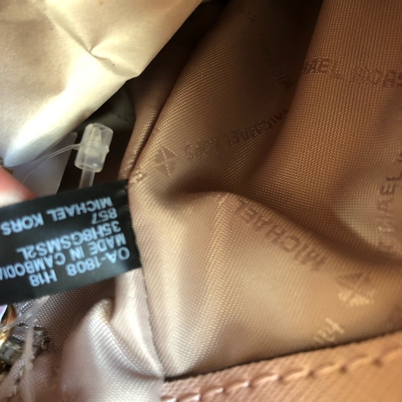 Nwt Michael Kors Selma md studded handbag - Picture 5 of 5